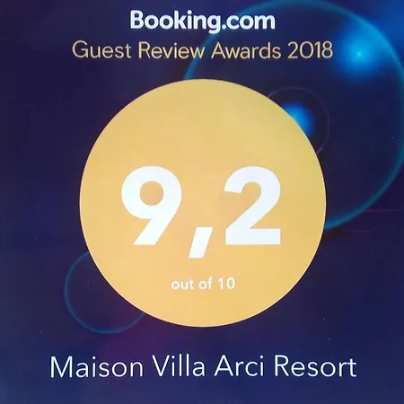 Holiday home Maison Arci